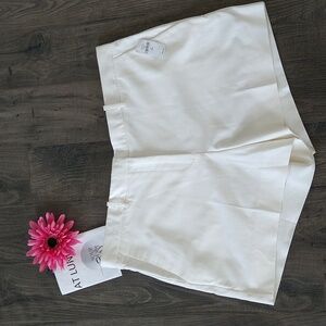 🌟NWT Gap Tailored Short Cream 16R🌟
